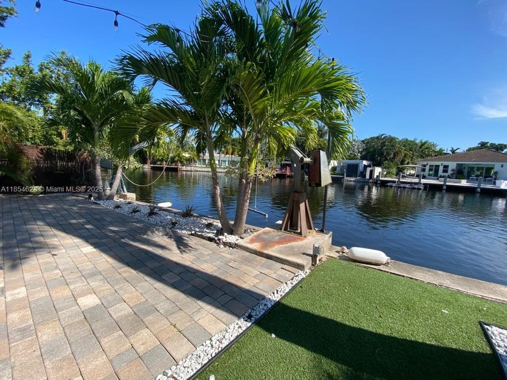 1350 NE 30th St # 0, Oakland Park, FL 33334