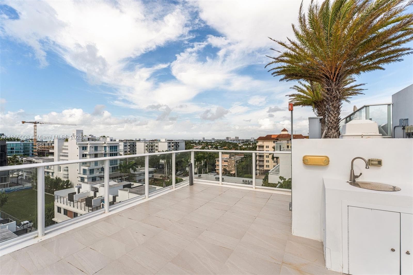 Le Jardin Residences