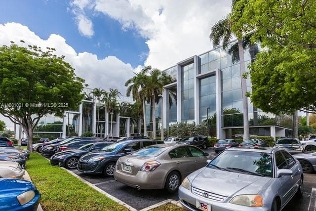 16855 NE 2 AVE # N104, North Miami Beach, FL 33162