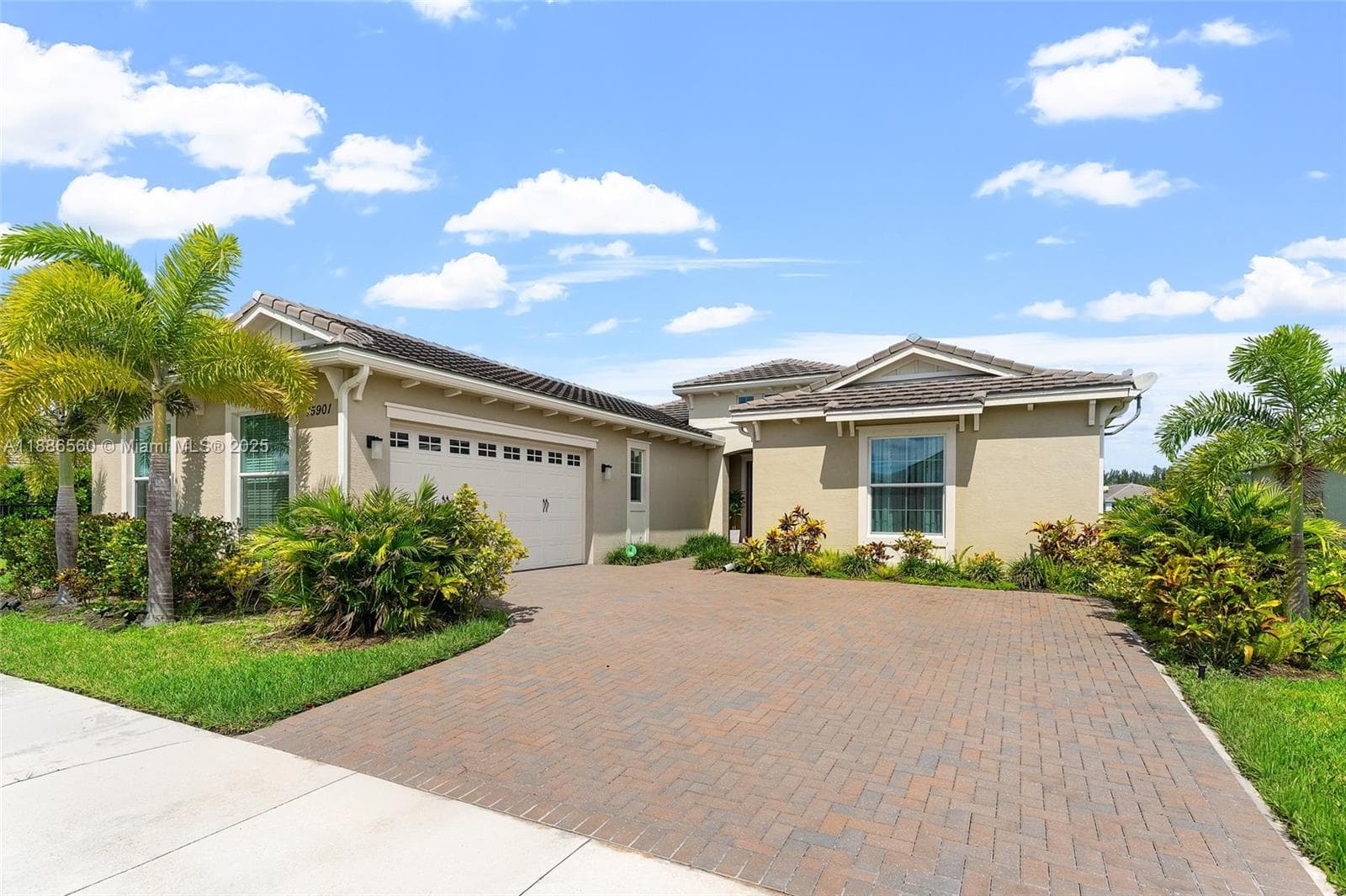 15901 Meadowlark Ct, Westlake, FL 33470