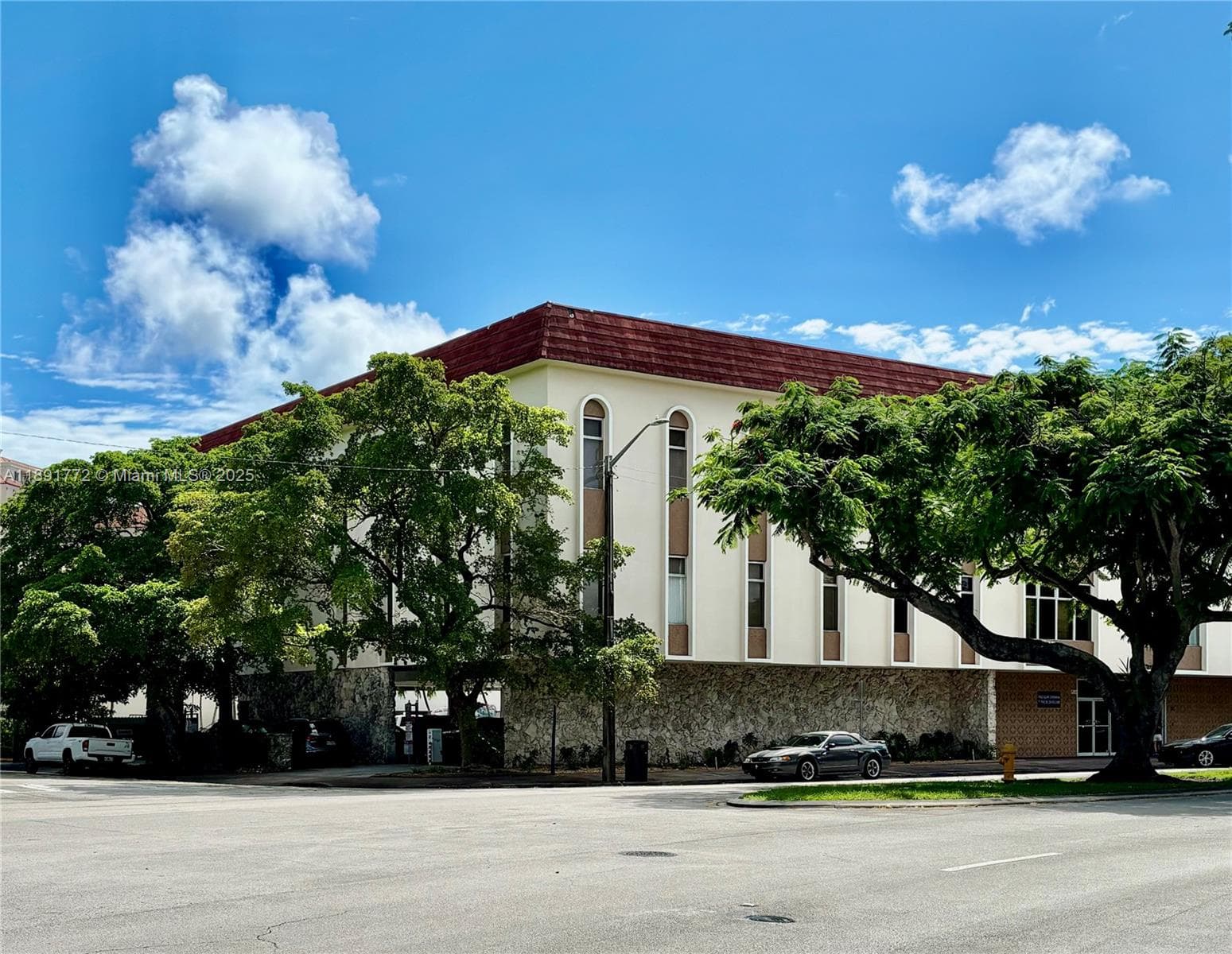 717 Ponce De Leon Blvd # 328, Coral Gables, FL 33134