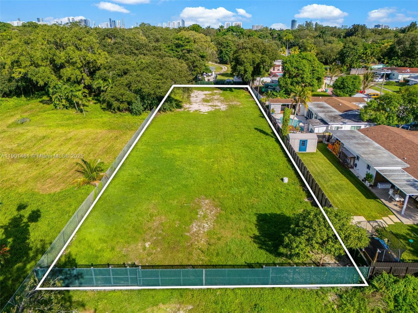 NE 8th Avenue NE 152nd Street, North Miami, FL 33162
