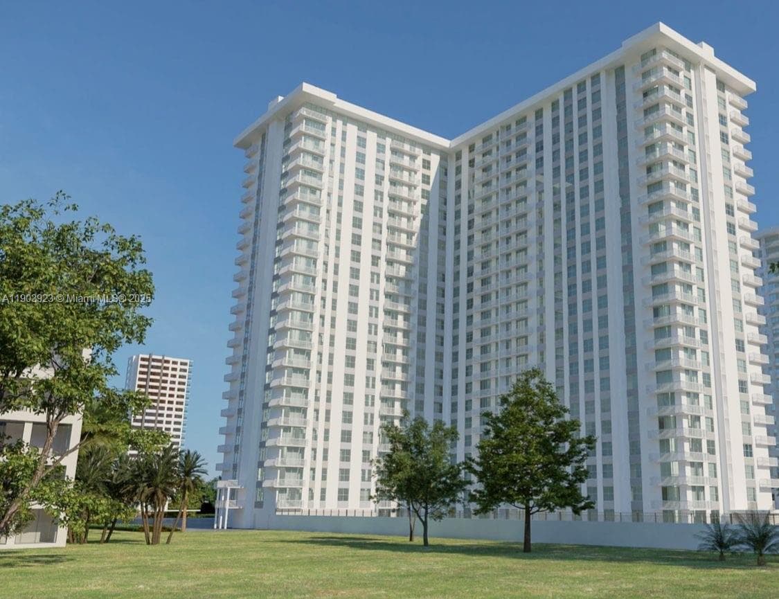 231 174th St # MO-3, Sunny Isles Beach, FL 33160