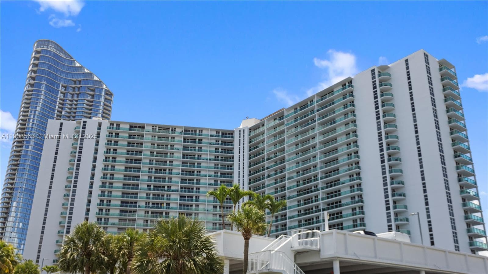 100 Bayview Dr # 227, Sunny Isles Beach, FL 33160
