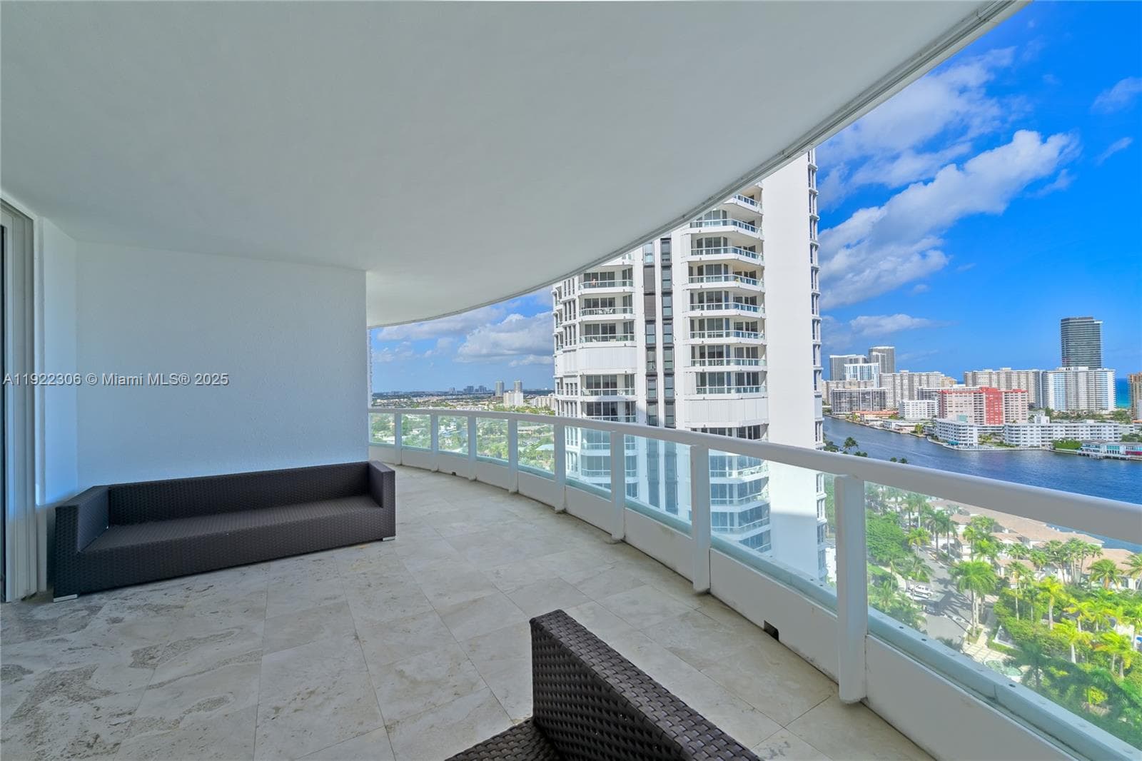 21050 Point Pl # 2001, Aventura, FL 33180