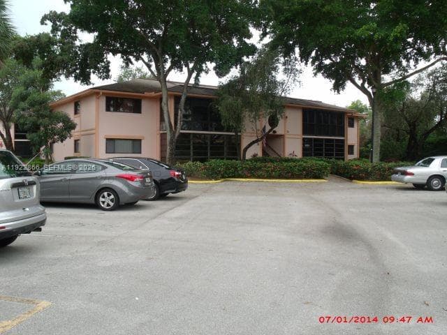 9978 N Belfort Cir # 206, Tamarac, FL 33321