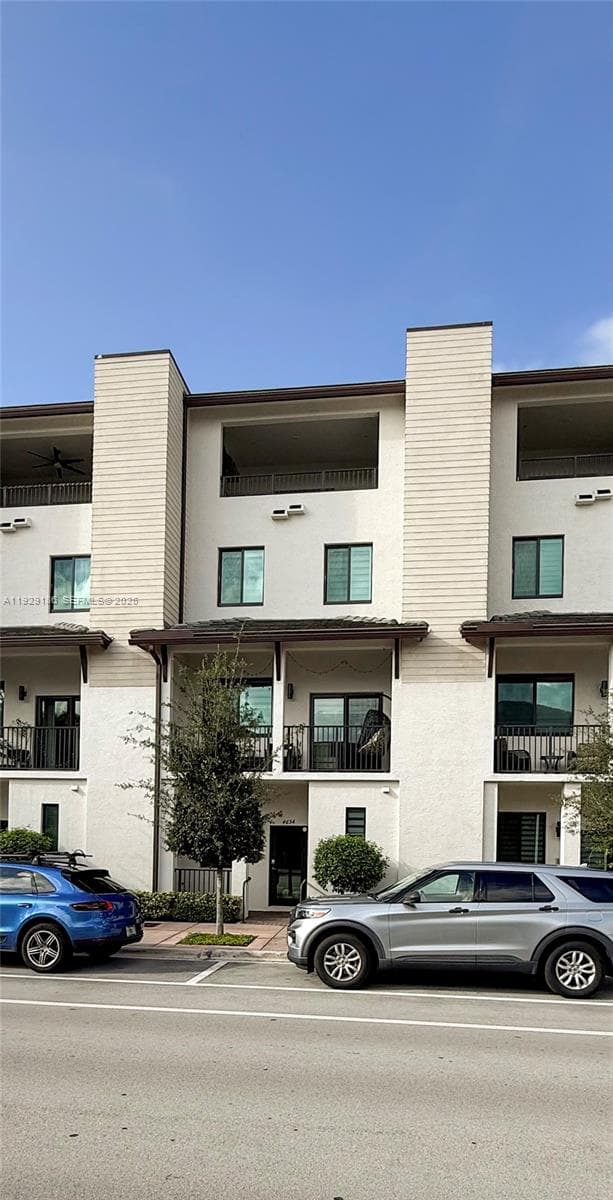 4654 NW 84th Ave, Doral, FL 33166