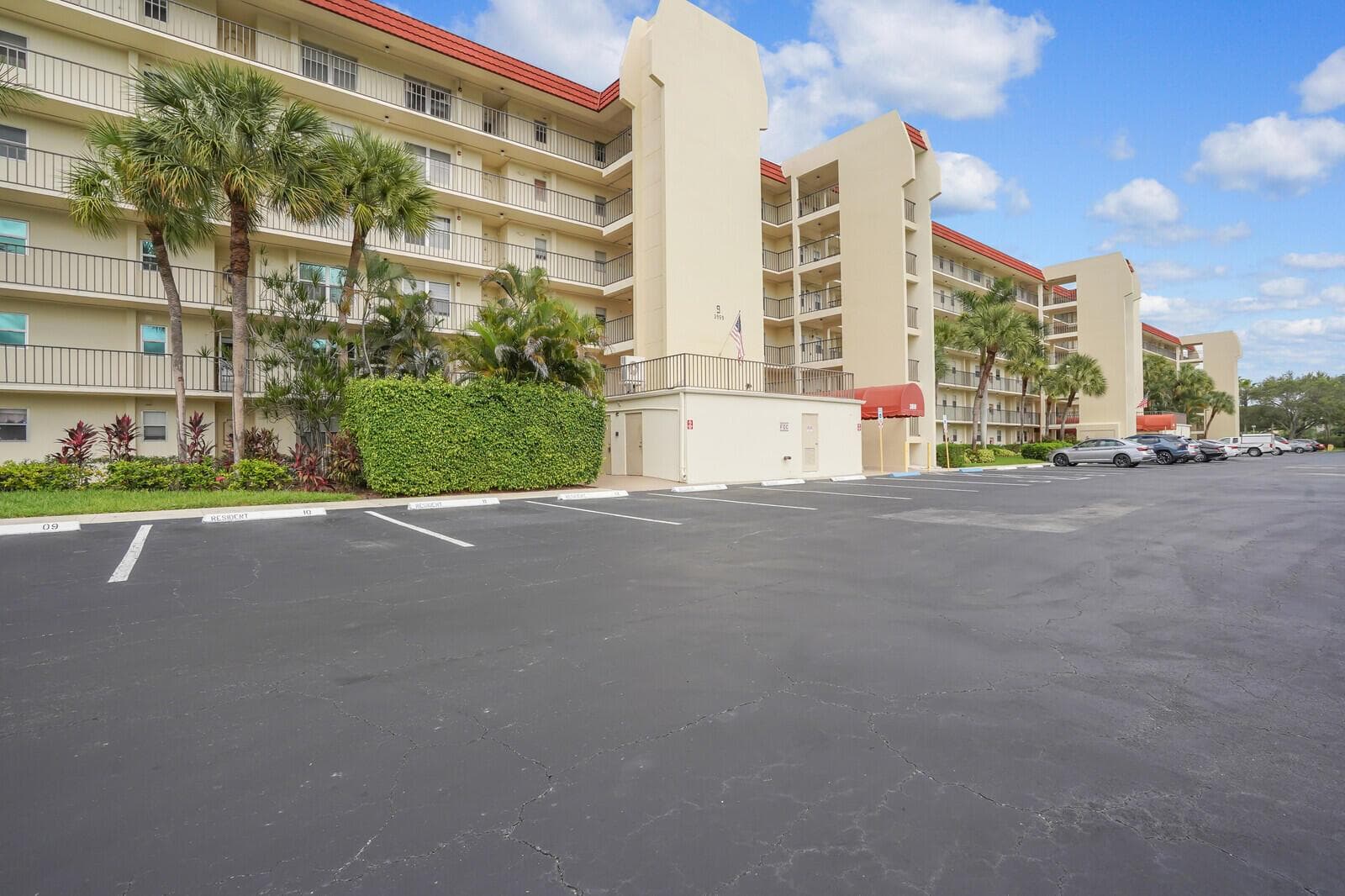 3959 Via Poinciana # 503, Lake Worth, FL 33467
