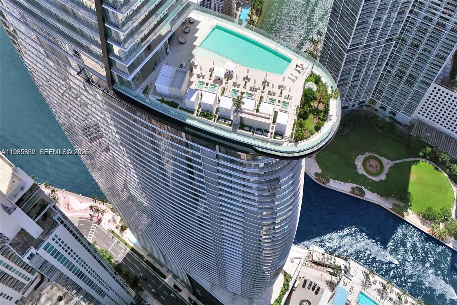 300 Biscayne Blvd Way # 3704C, Miami, FL 33131