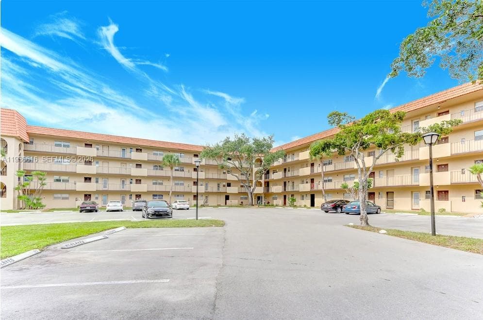 6301 N Falls Cir Dr # 313, Lauderhill, FL 33319