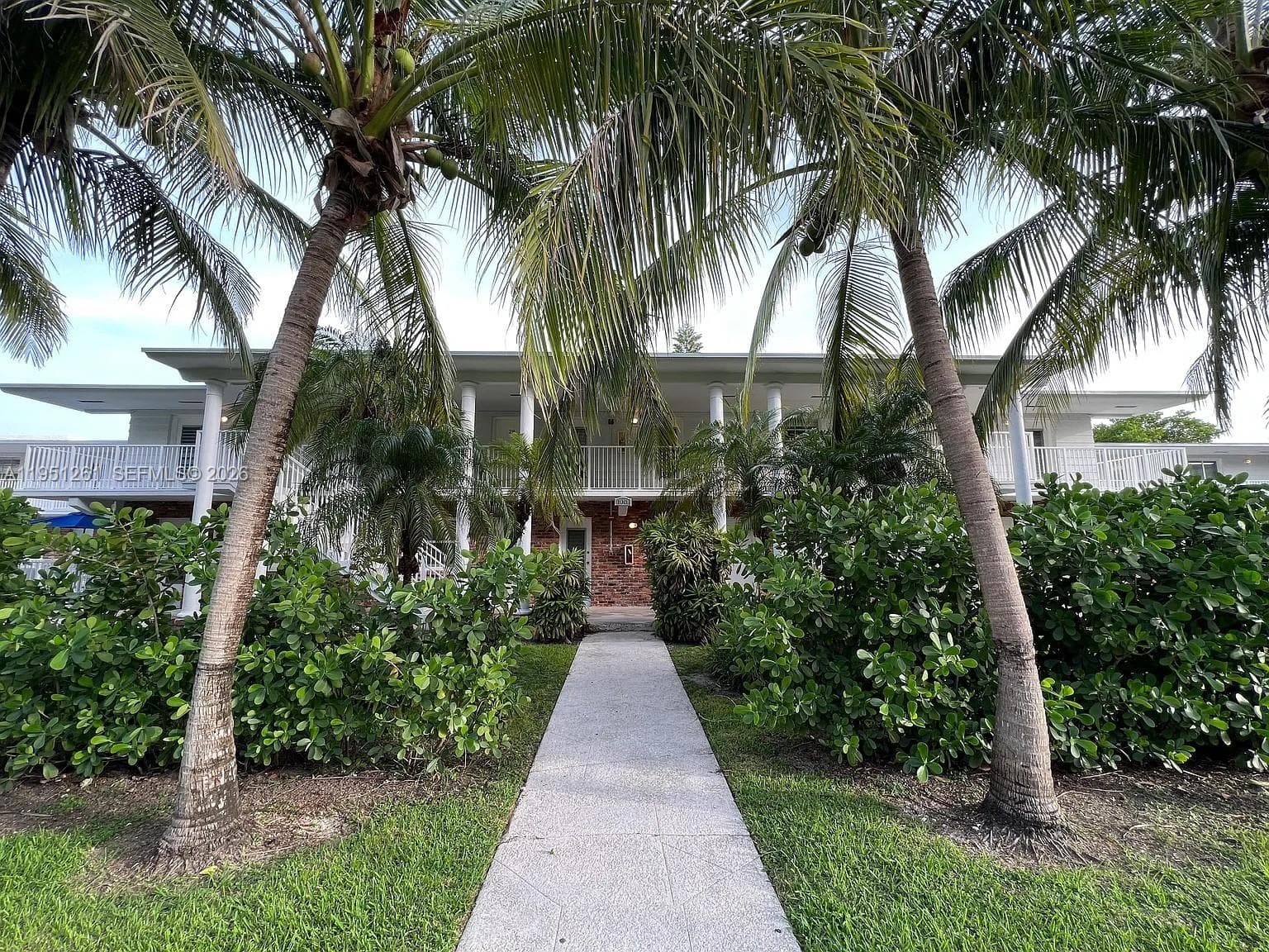 100 Sunrise Dr # 5, Key Biscayne, FL 33149