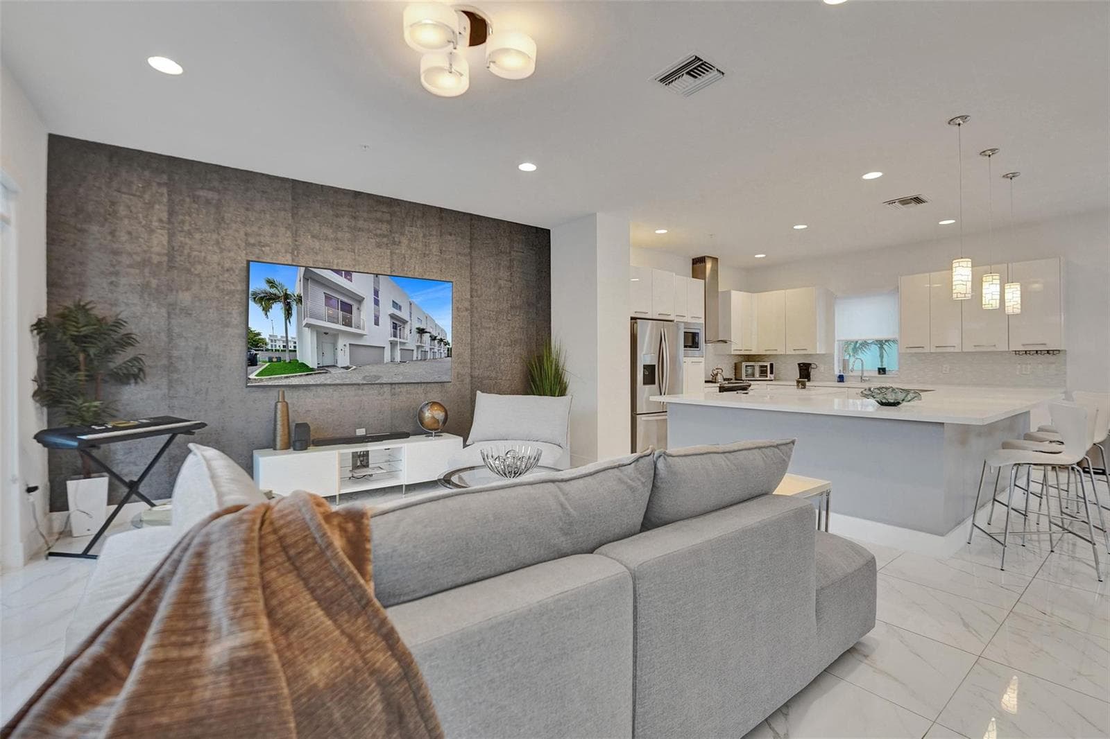 1371 N Ocean Boulevard, Pompano Beach, FL 33062