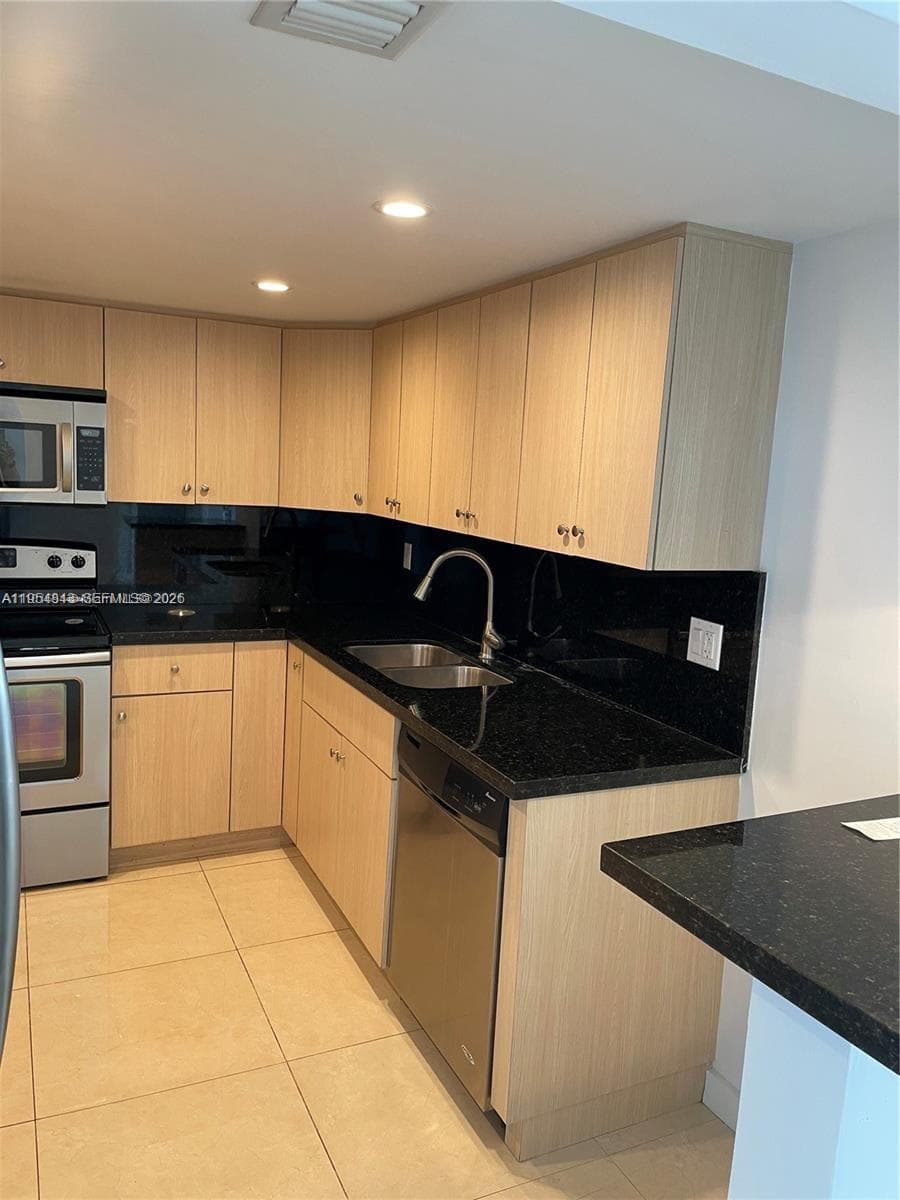 13155 Ixora Ct # 901, North Miami, FL 33181