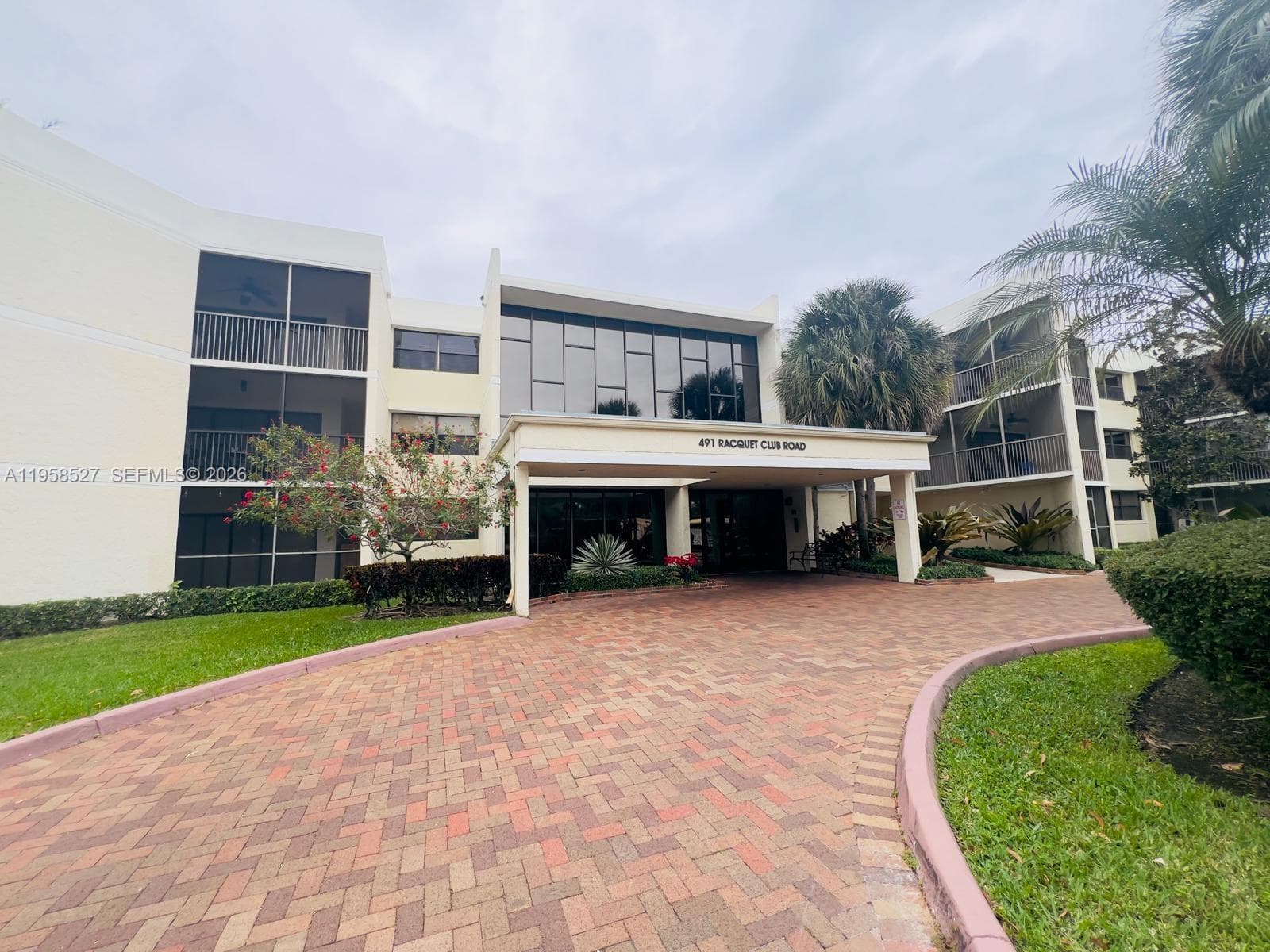 491 Racquet Club Rd # 211, Weston, FL 33326