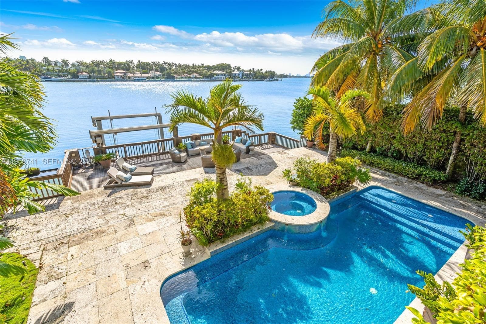 1398 Bay Dr, Miami Beach, FL 33141