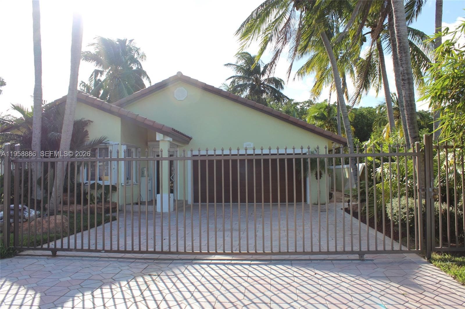 4465 SW 38th Ter, Dania Beach, FL 33312