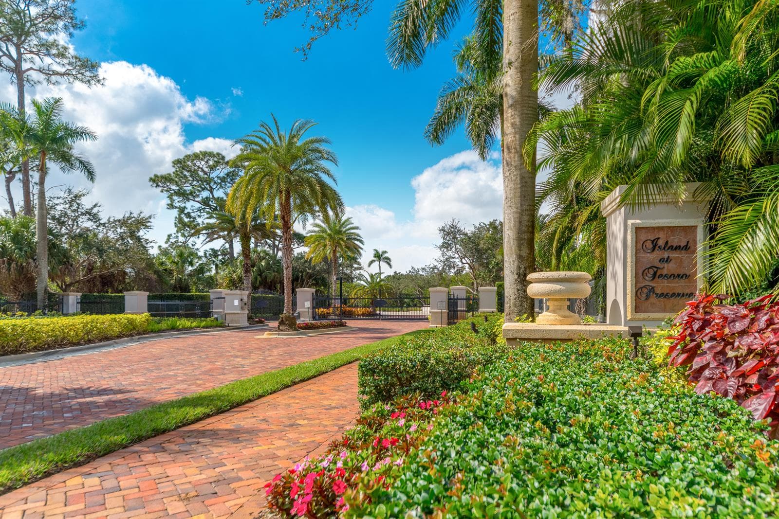 150 SE Fiore Bello, Port St. Lucie, FL 34952