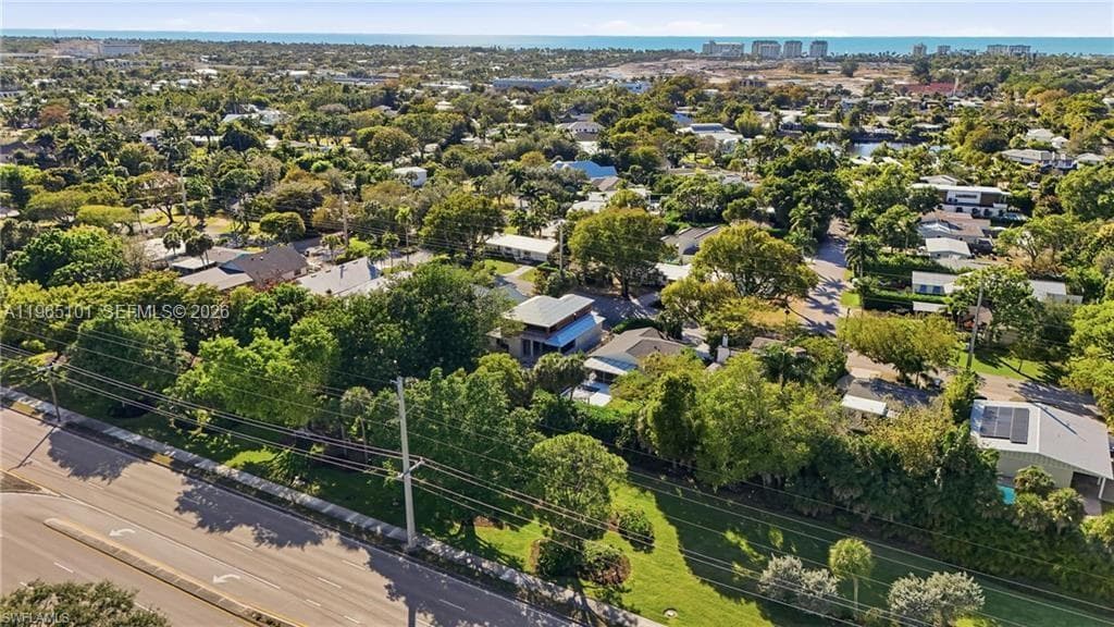 1070 13th St N, Naples, FL 34102