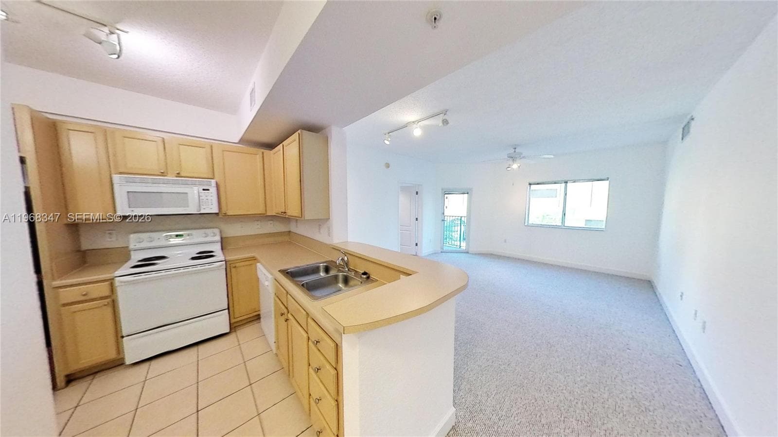 6001 SW 70th St # 217, South Miami, FL 33143