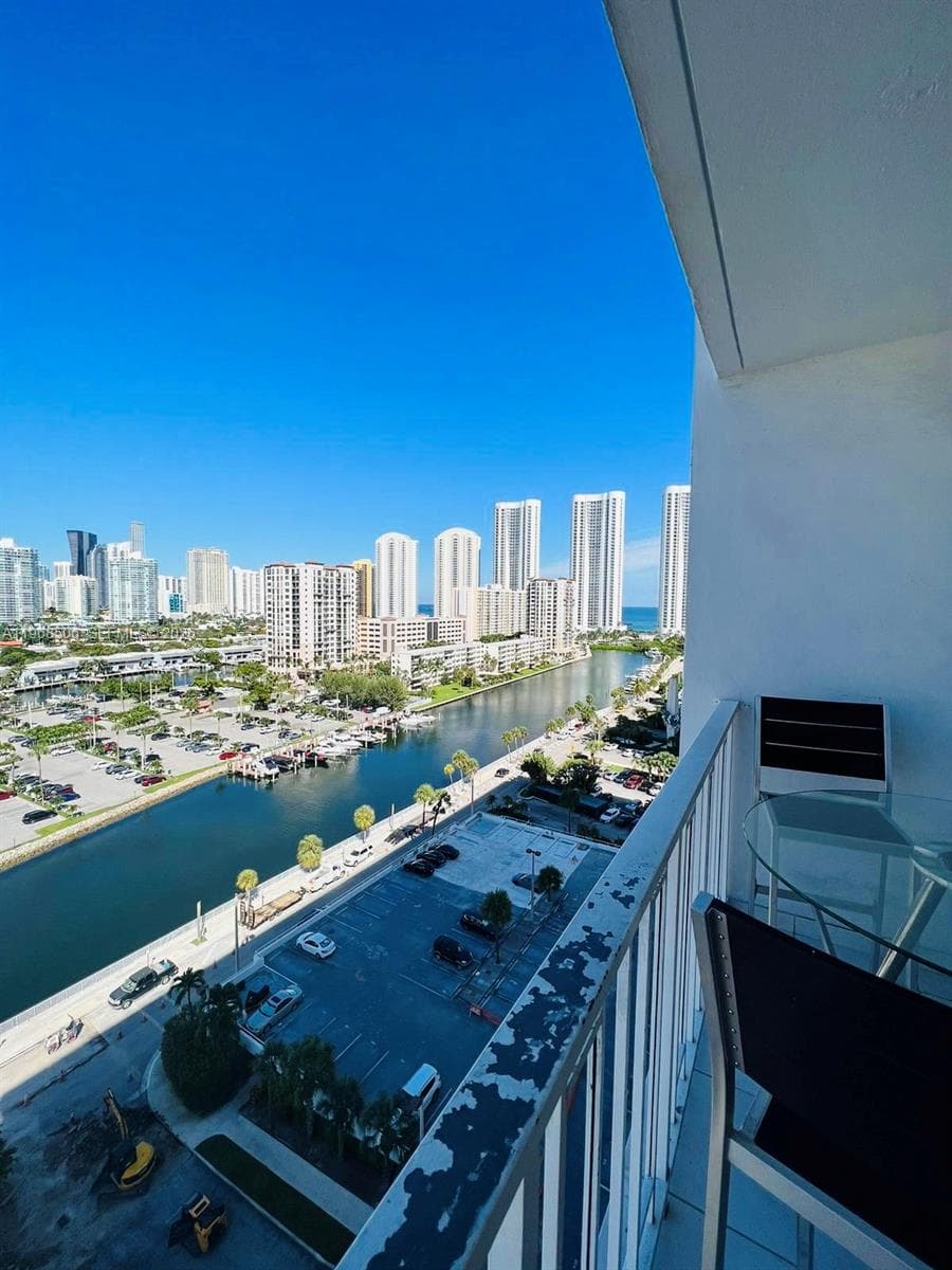 500 Bayview Dr # 1417, Sunny Isles Beach, FL 33160