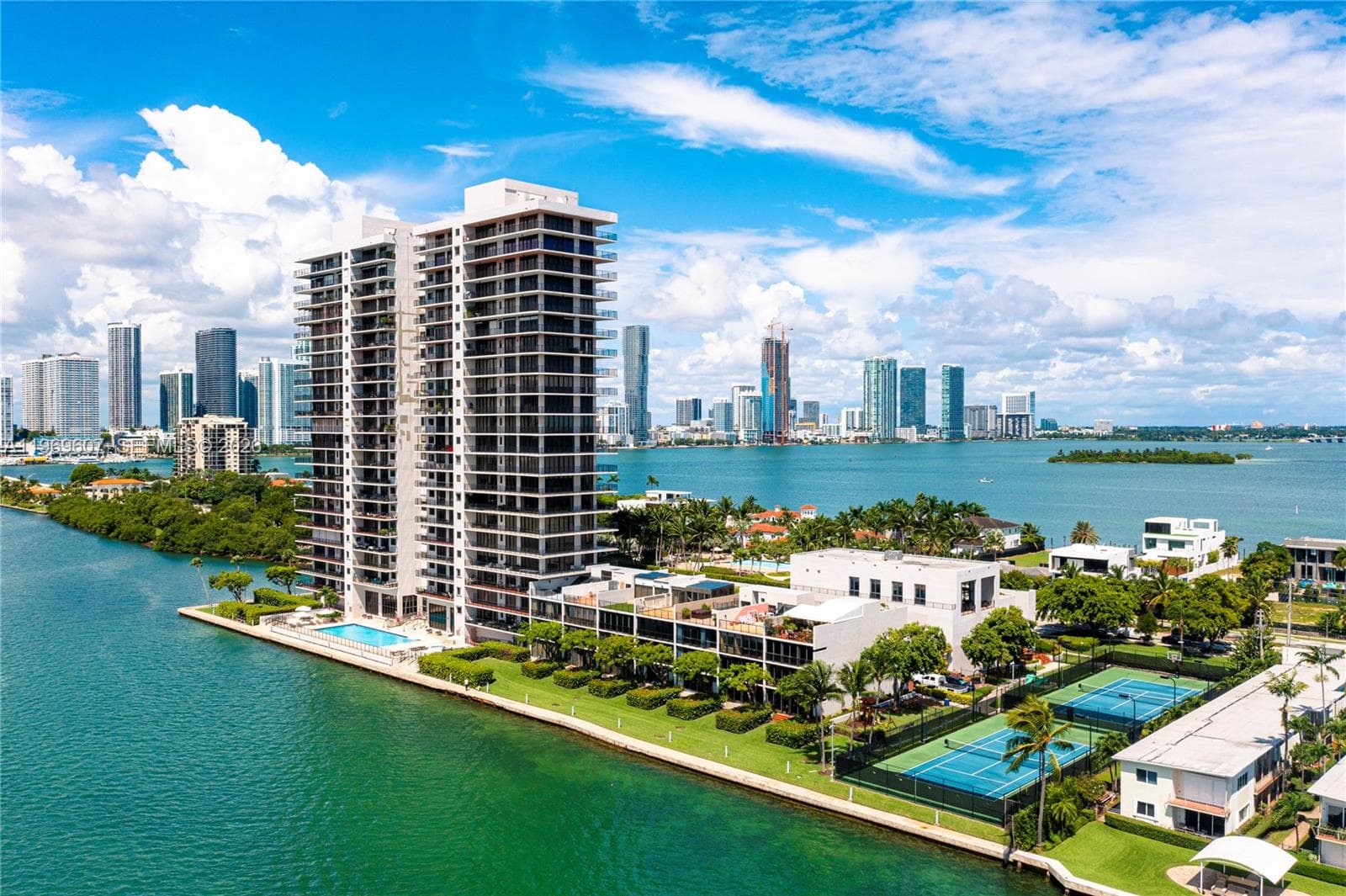 1000 Venetian Way # 301, Miami, FL 33139