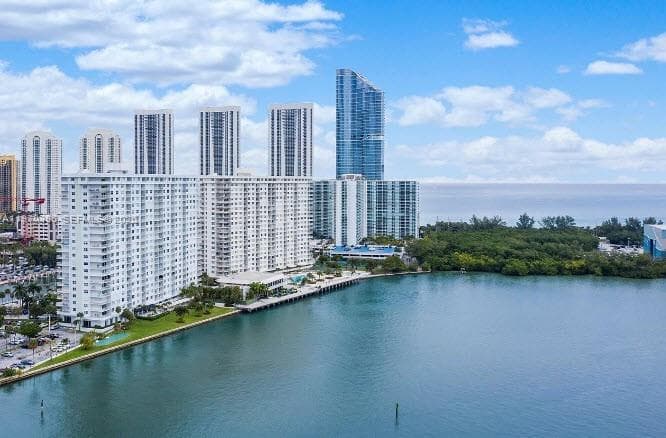 300 Bayview Dr # 2101, Sunny Isles Beach, FL 33160