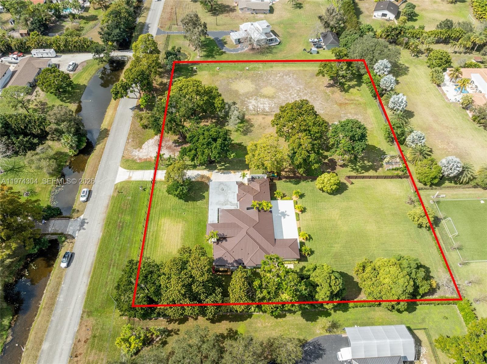 14401 W Palomino Dr, Southwest Ranches, FL 33330