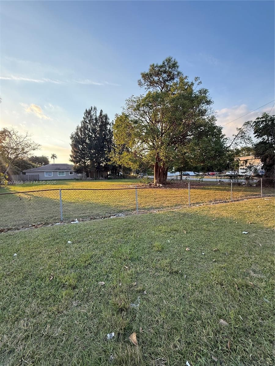 9 ct NE 2 Avenue, Homestead, FL 33030