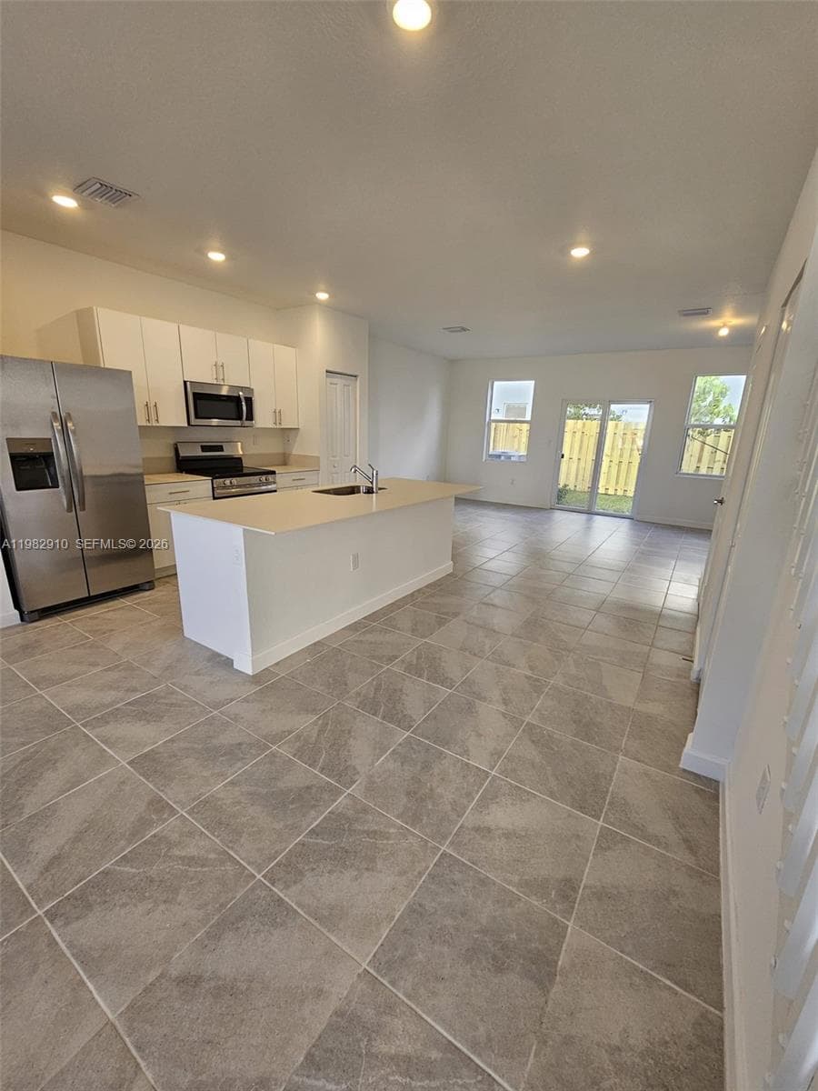 1148 SE 2nd St, Florida City, FL 33034