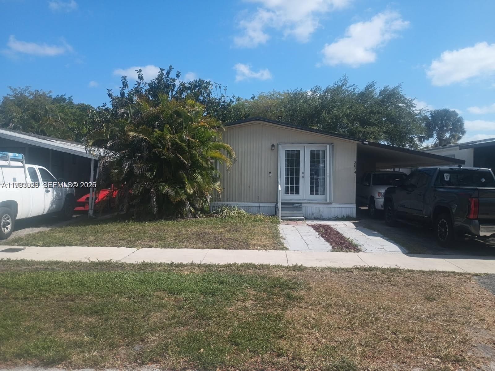3024 SW 51st St, Dania Beach, FL 33312