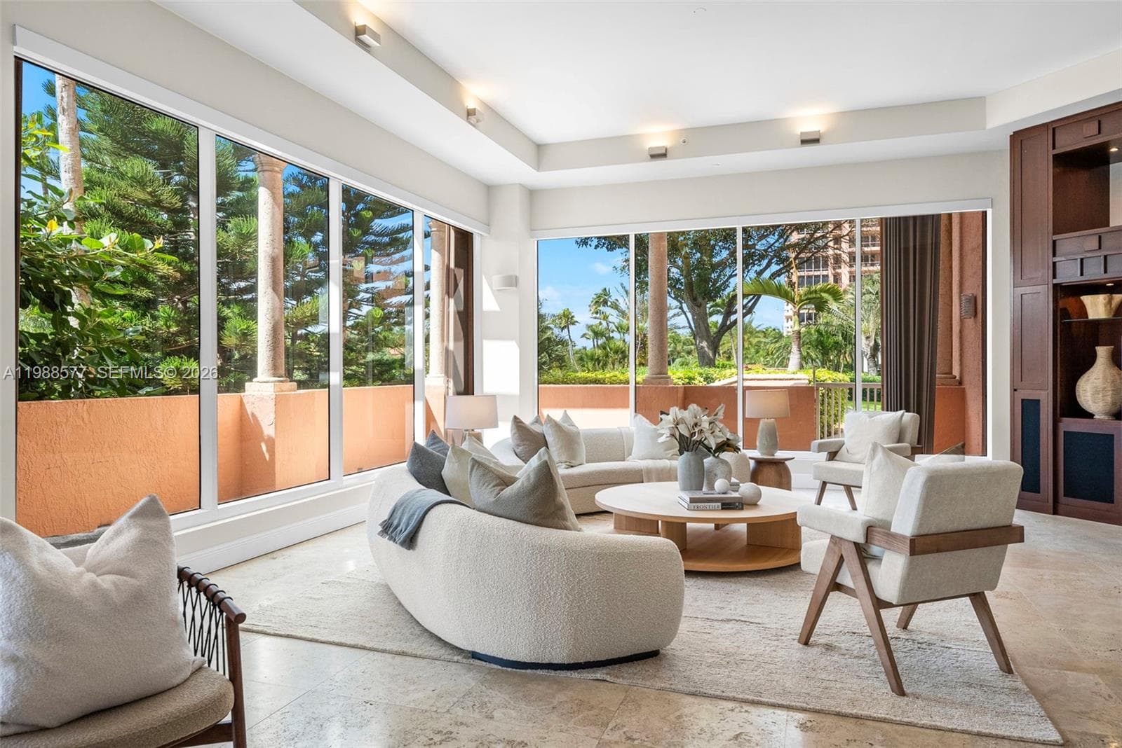 10 Edgewater Dr # Lanai South, Coral Gables, FL 33133