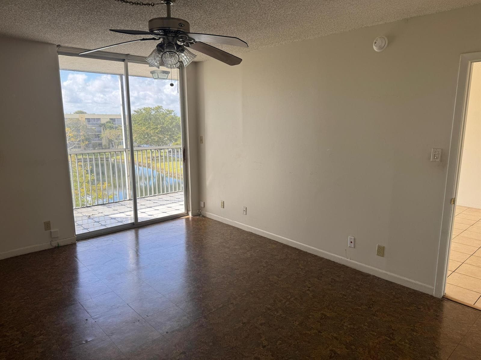 3141 NW 47th Terrace # 430, Lauderdale Lakes, FL 33319