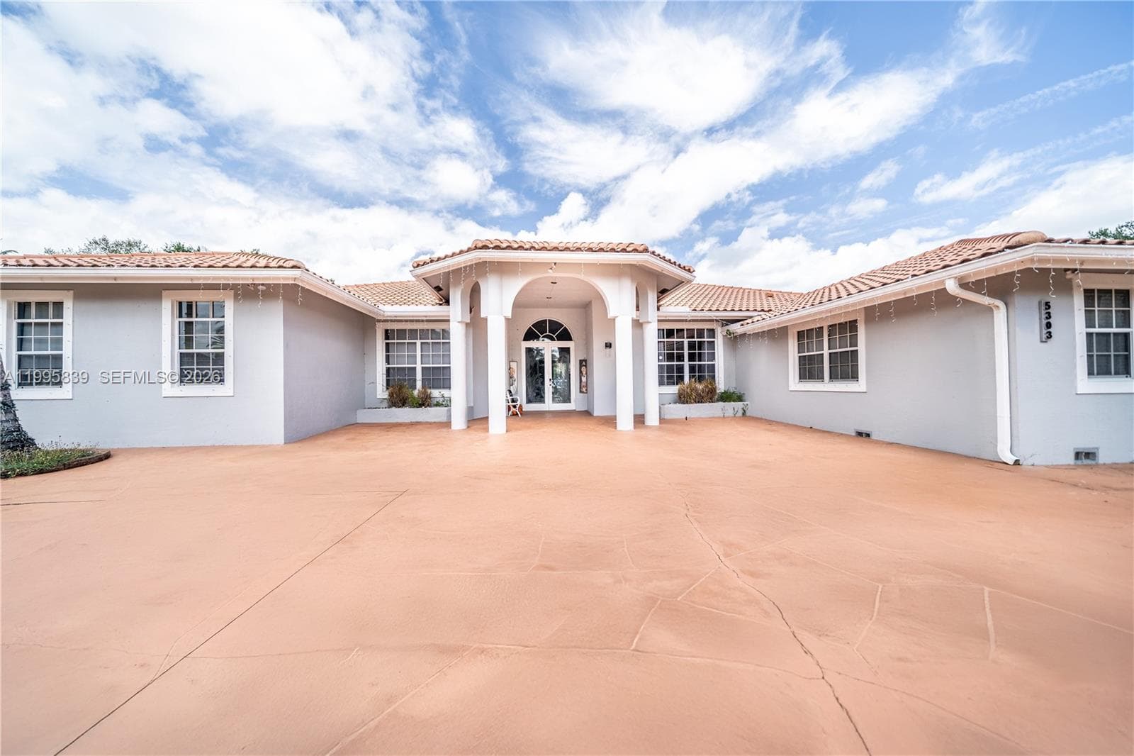 5303 SW 111th Ter, Davie, FL 33328
