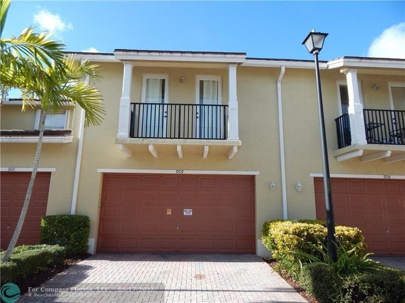 4720 Mimosa Place # 909, Coconut Creek, FL 33073
