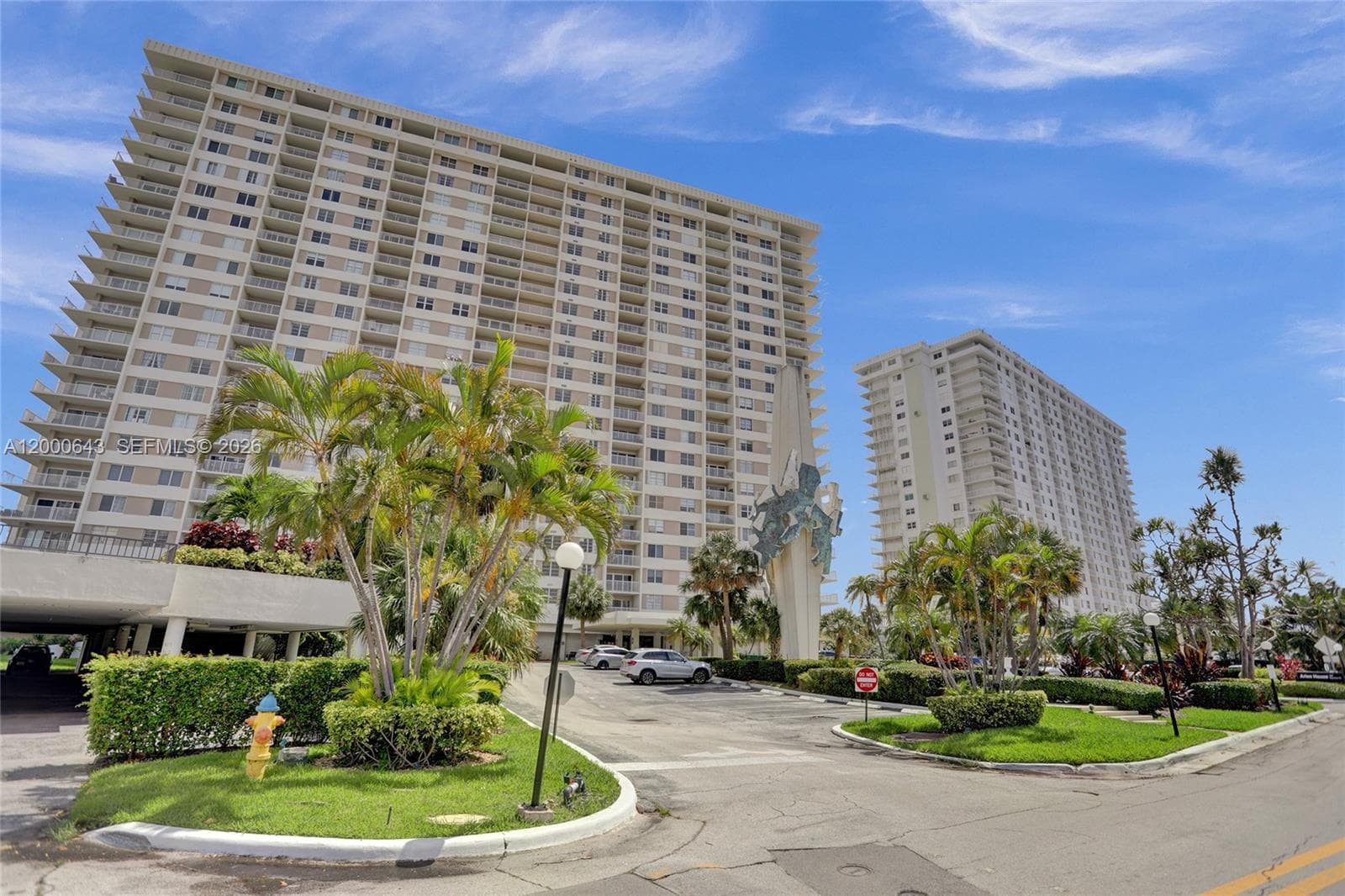 300 Bayview Dr # PH10, Sunny Isles Beach, FL 33160