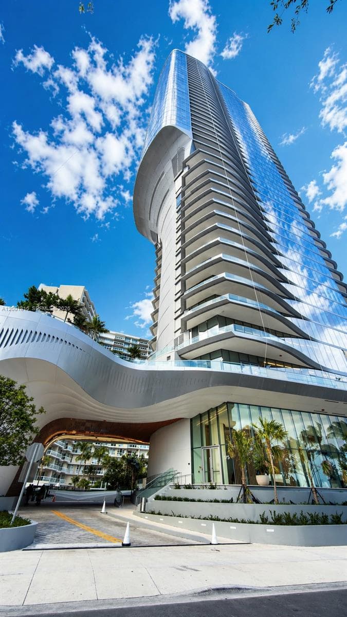 175 SE 25 RD # 504, Miami, FL 33129
