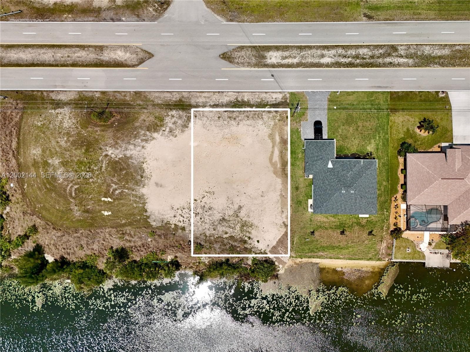 900 VOGIANTZIS PKWY, Cape Coral, FL 33909