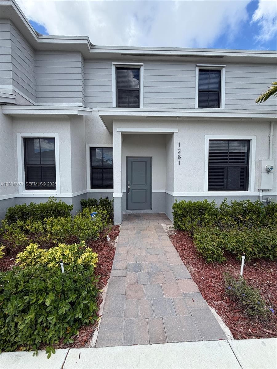 1281 NE 3rd Ave # 1281, Florida City, FL 33034