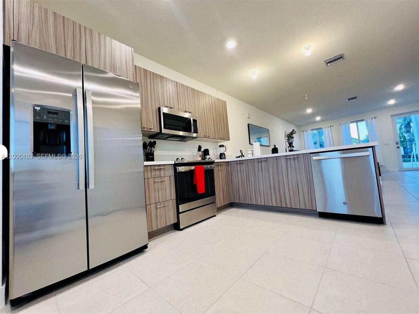 10300 NW 66TH AV # 101, Doral, FL 33178