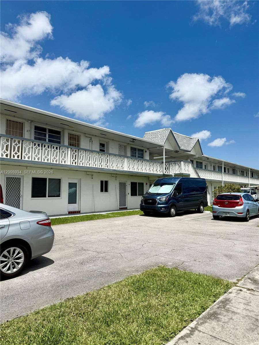 11 NE 204th St # 23, Miami Gardens, FL 33179