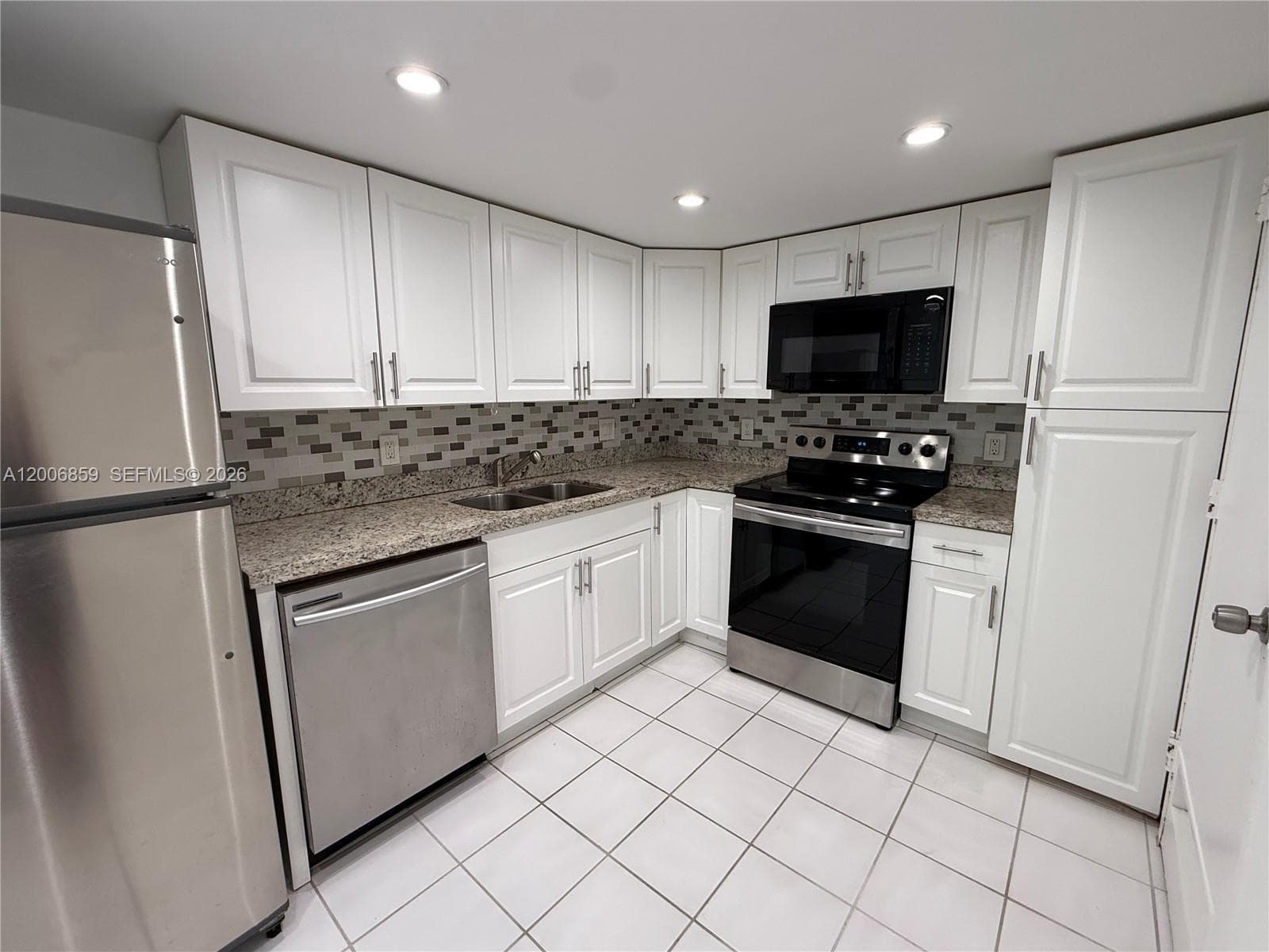 400 Kings Point Dr # 608, Sunny Isles Beach, FL 33160