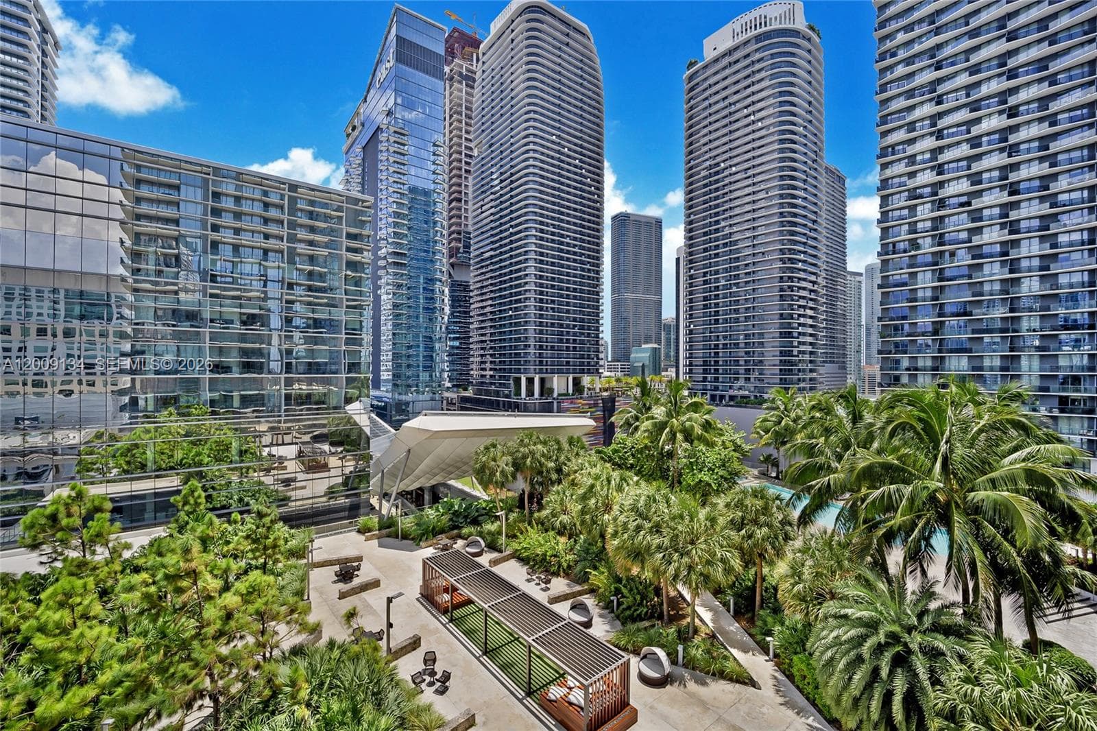 88 SW 7th St # 1009, Miami, FL 33130