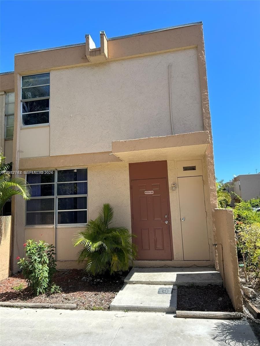 6133 SW 69th St # 38, South Miami, FL 33143