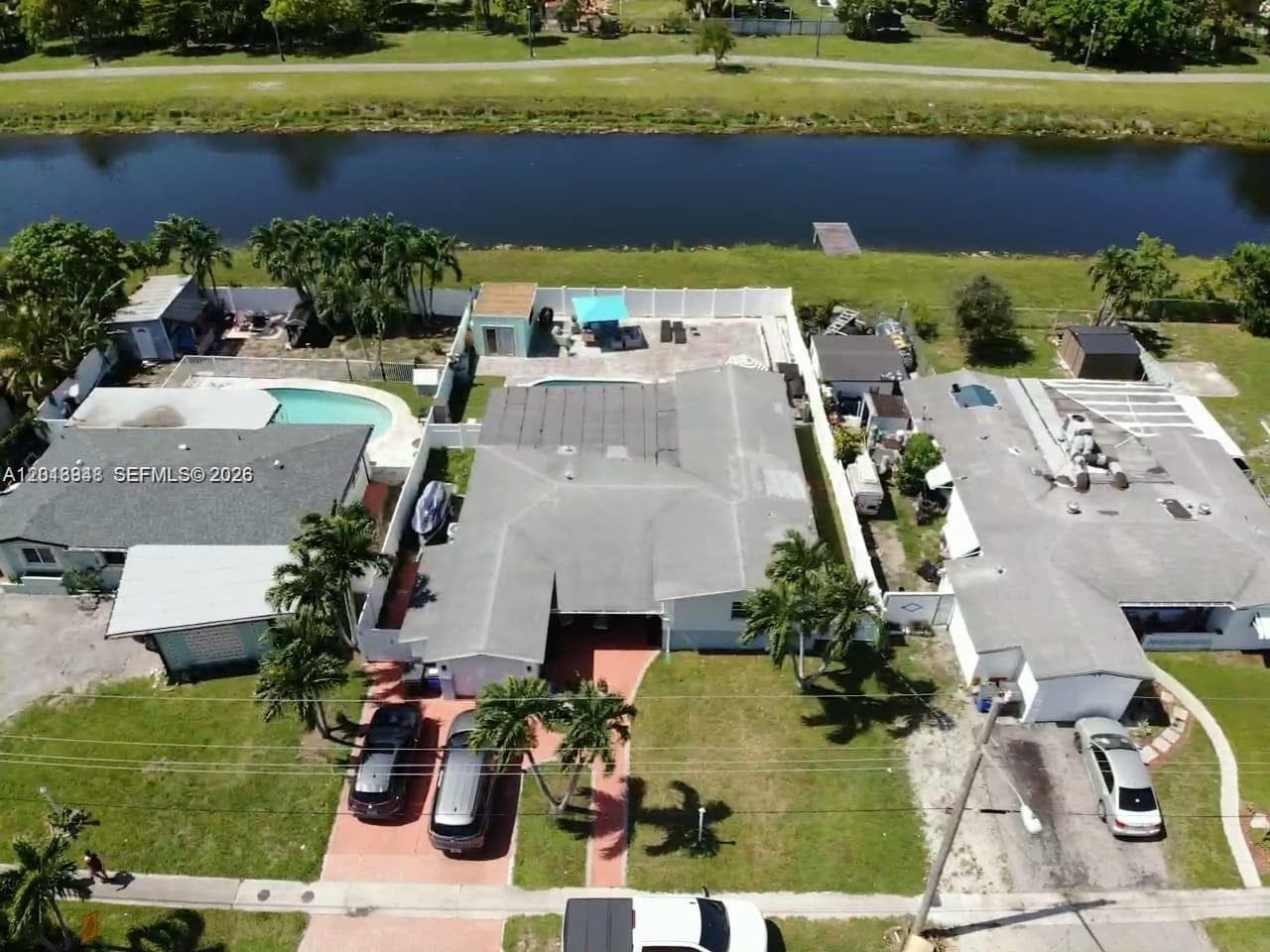3617 NW 37th St, Lauderdale Lakes, FL 33309