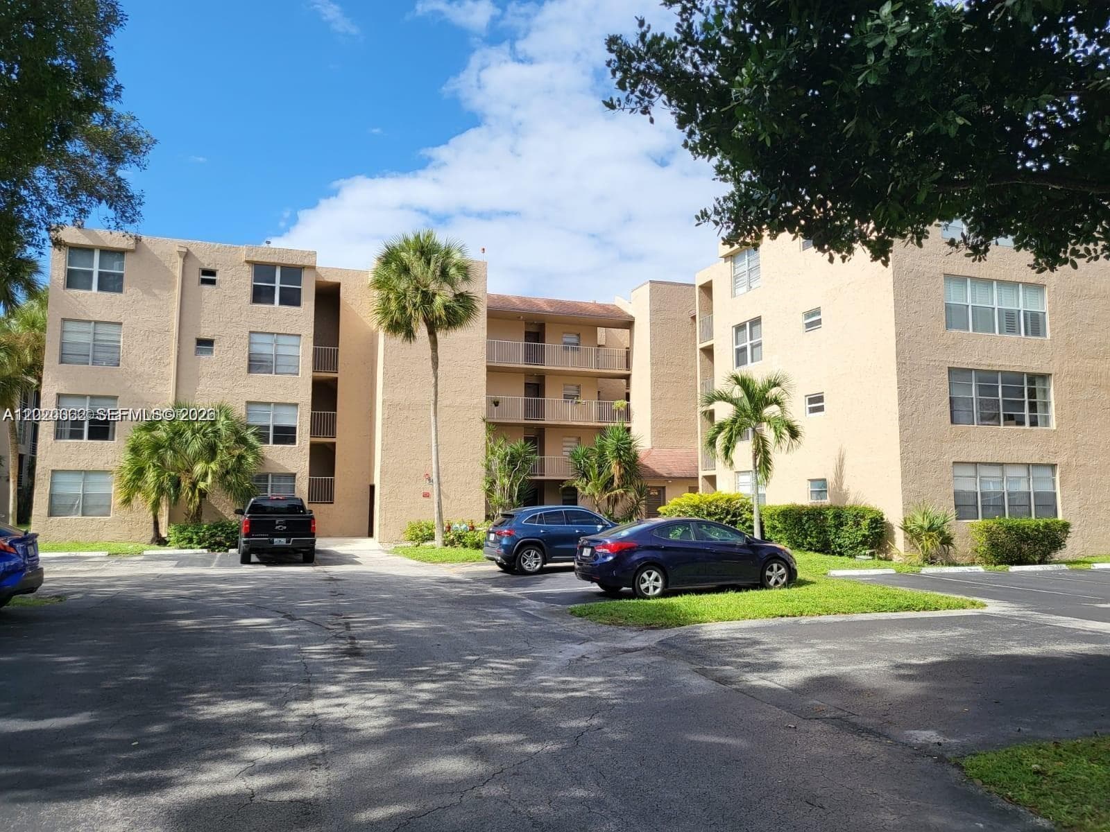9440 Live Oak Pl # 201, Davie, FL 33324