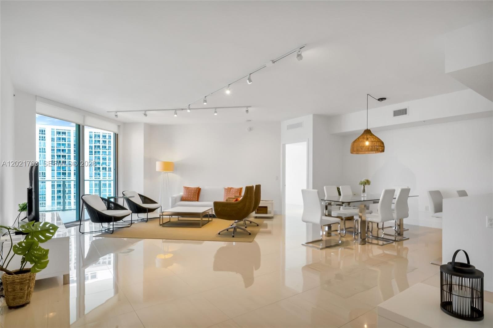 17301 Biscayne Blvd # 907, North Miami Beach, FL 33160