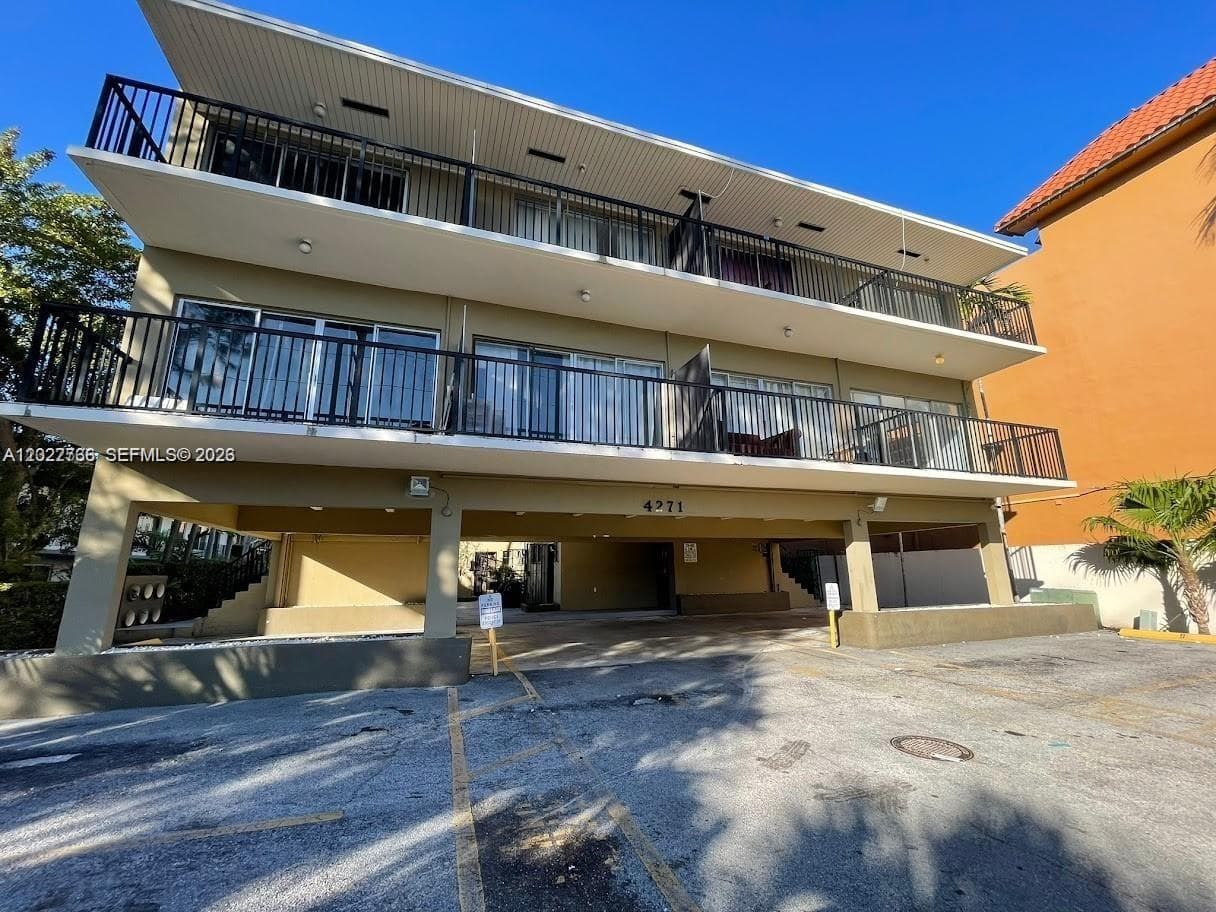 4271 NW 11th St # 1, Miami, FL 33126