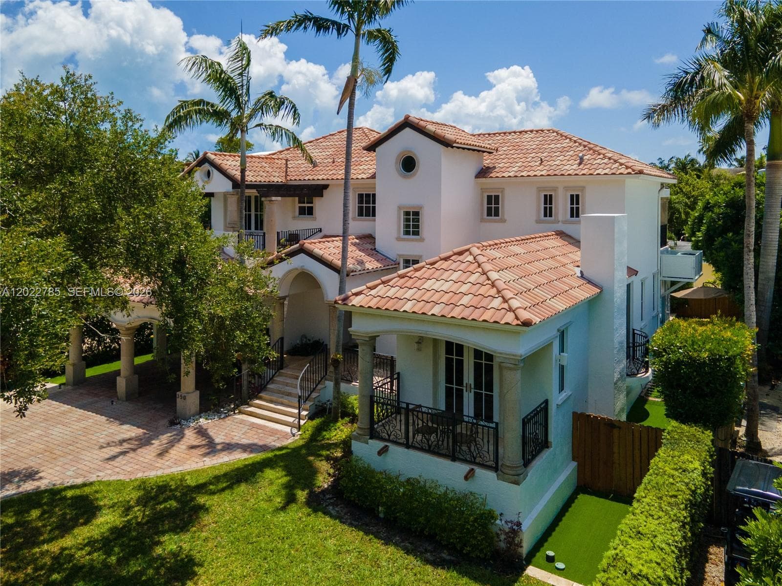 350 Redwood Ln, Key Biscayne, FL 33149