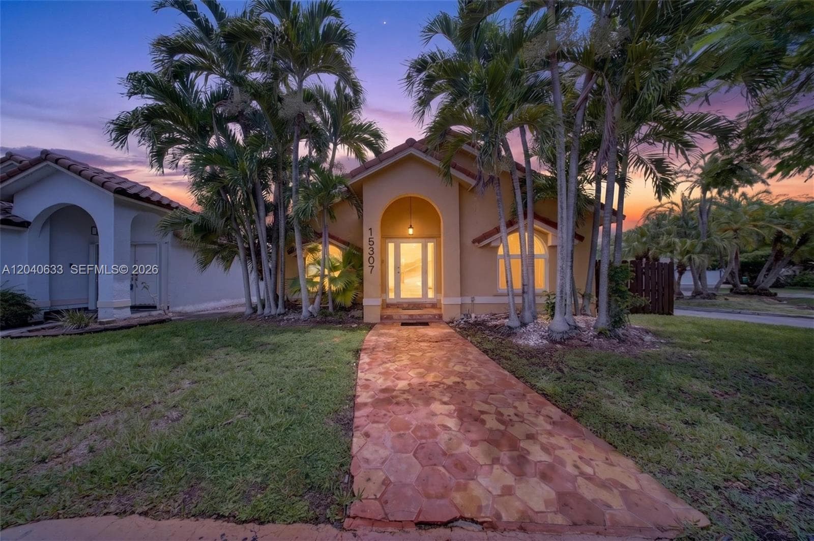 15307 SW 52nd Ter, Miami, FL 33185