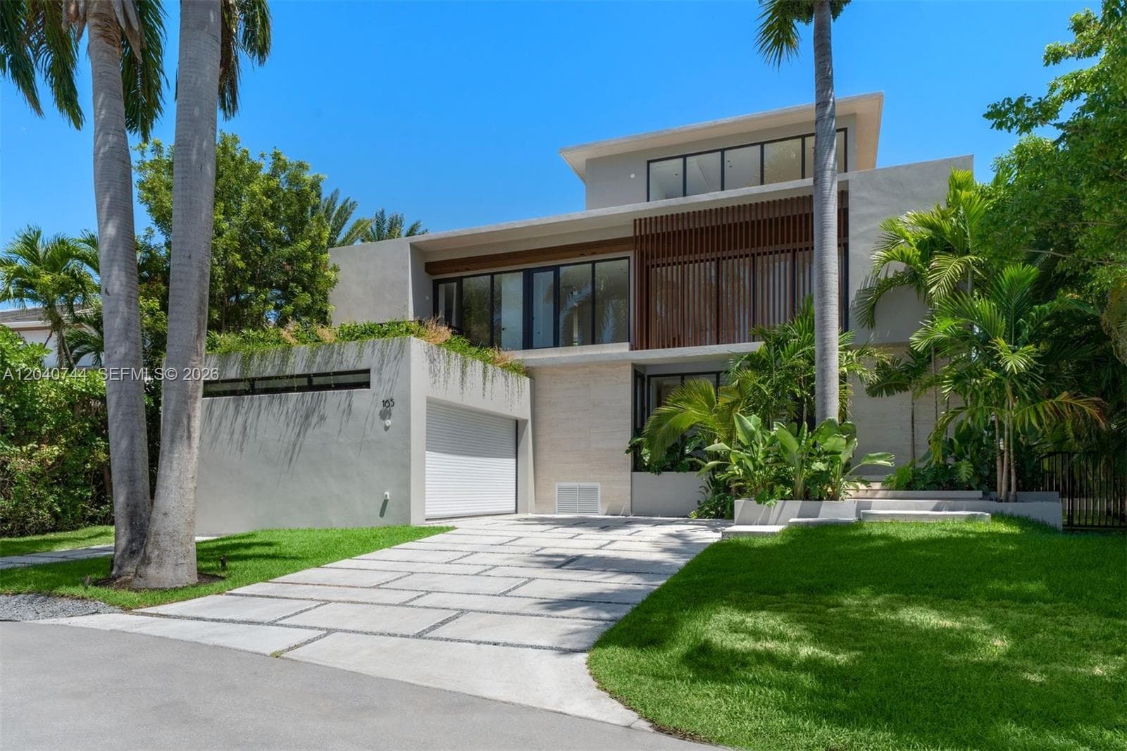 165 Hampton Ln, Key Biscayne, FL 33149